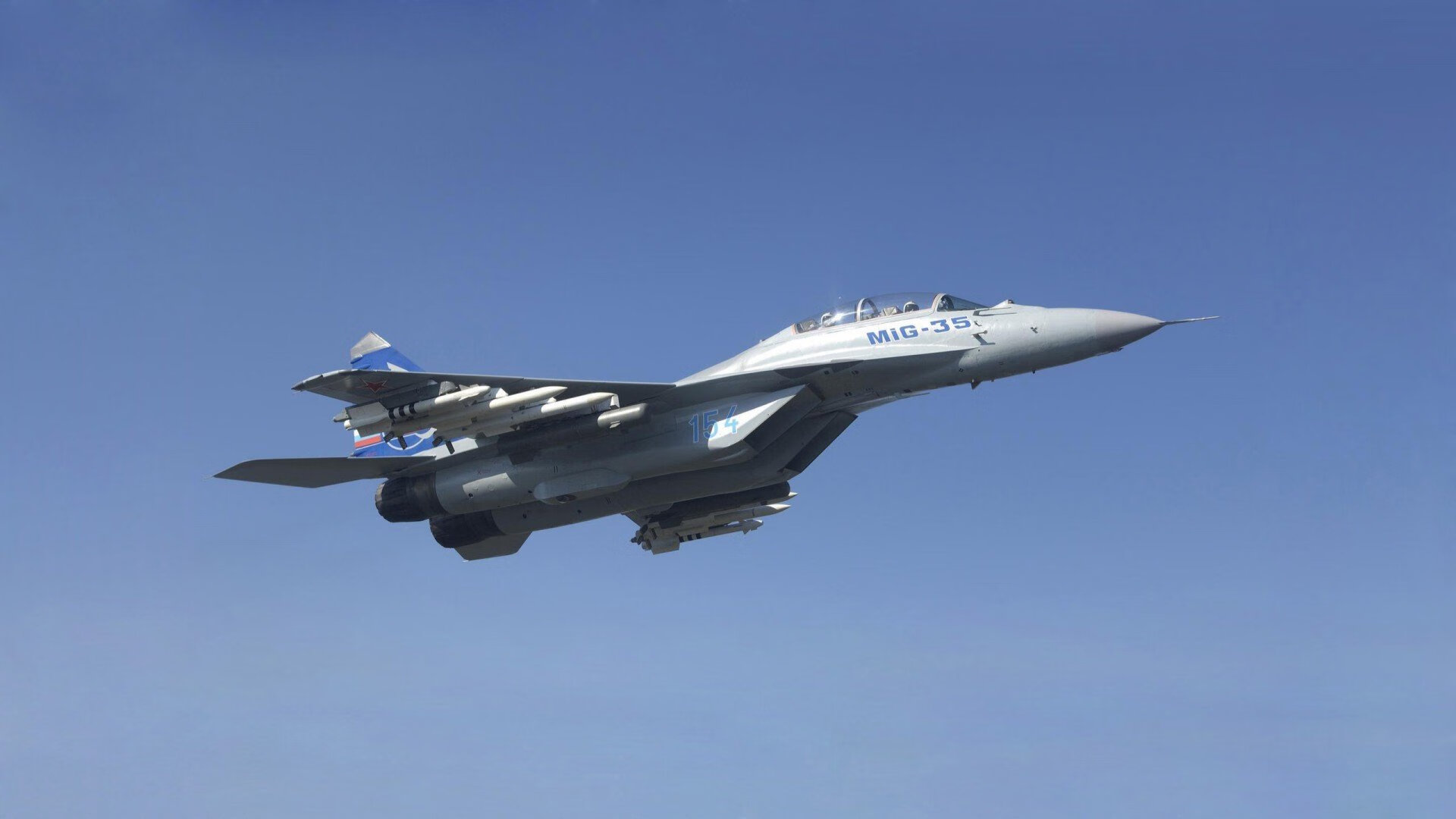 里根·史密斯稳步提升成绩赢得喝彩，史密斯雷根